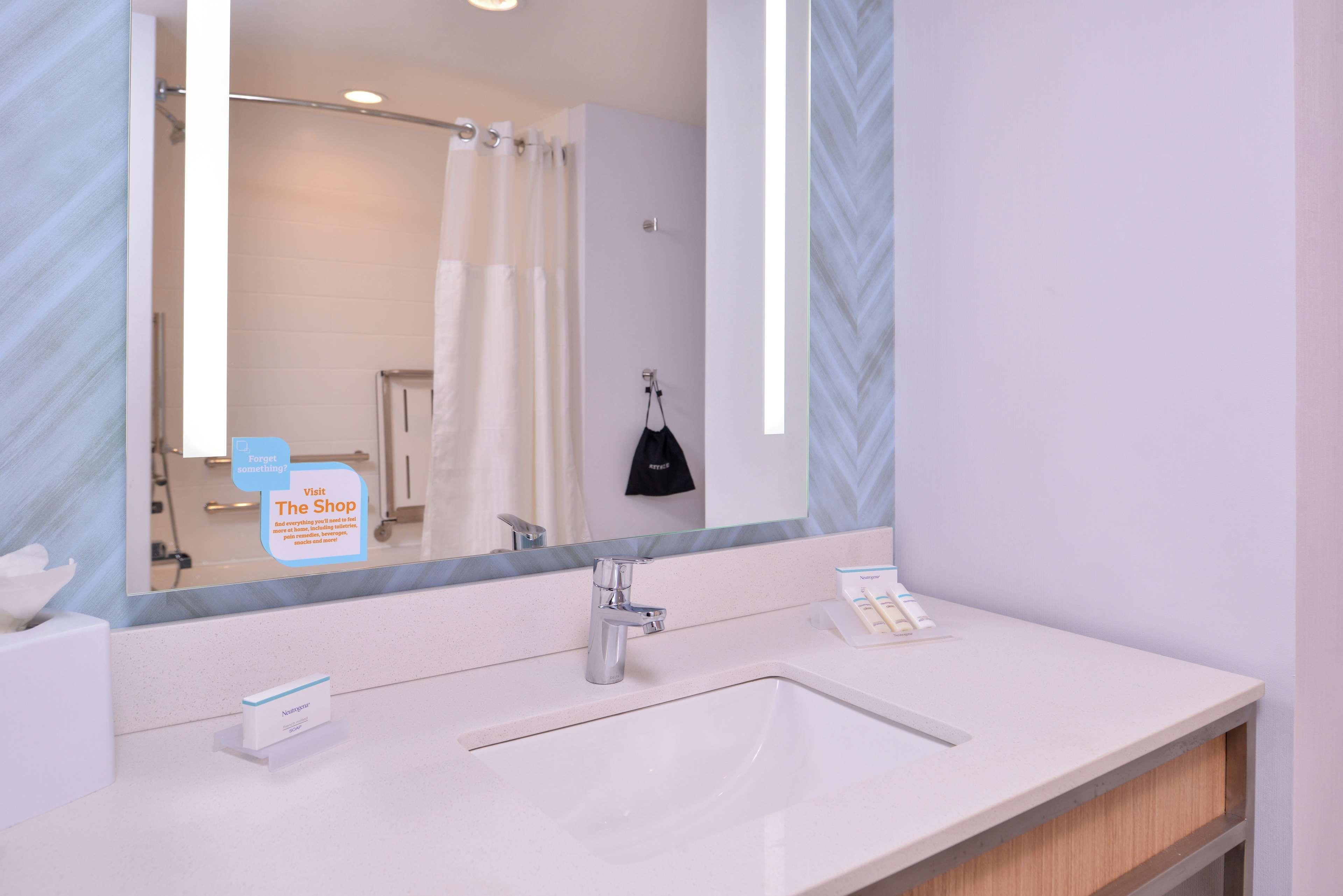 Hilton Garden Inn Kansas City Airport Mo Экстерьер фото